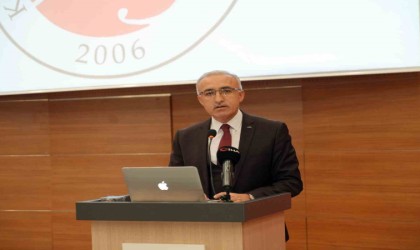 Prof. Dr. Karaman: “Bilimin yüzde 30unu Yunanlılar üretti, Müslümanlar ise bunu yüzde 80e getirdi