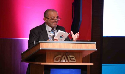 Rektör Dereli, İhracat Seferberliği Zirvesinde İhracat Ekosisteminde üniversitelerin rolünü anlattı