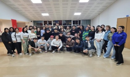 Rektör Kızıltoprak, Kazak öğrencilerle bir araya geldi