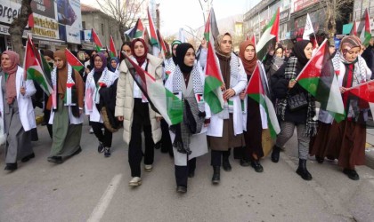 Sağlık çalışanlarından Filistin için sessiz yürüyüş