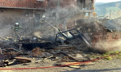 Samsun’da ahırdaki yangın eve sıçramadan söndürüldü