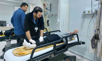 Samsunda otomobilin çarptığı anne ve kızı hastanelik oldu