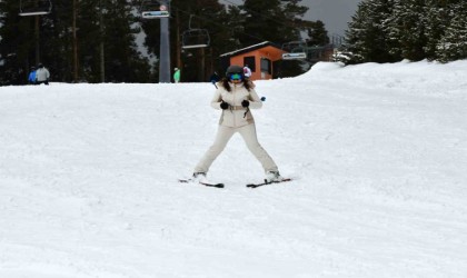 Sarıkamış Kayak Merkezinde kayak keyfi