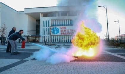 SBTÜde yangın söndürme ve tahliye tatbikatı eğitimi verildi