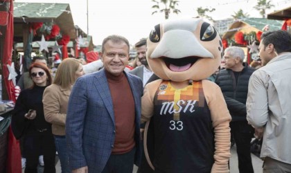 Seçer, Yılbaşı Pazarında vatandaşlarla bir araya geldi