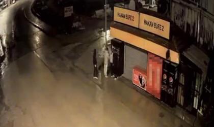 Sevgililer el ele hırsızlık yaptı