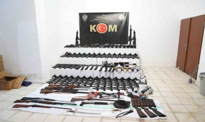 Silah kaçakçılarına Kafes operasyonu: Cephanelik ele geçirildi