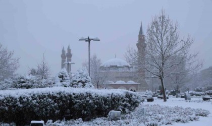 Sivasta kar kartpostallık görüntüler oluşturdu