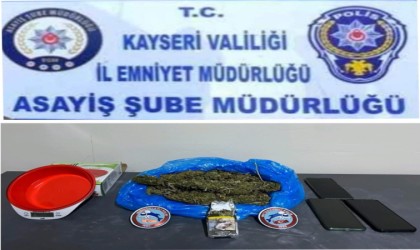 Şüphe üzerine durdurulan araçtan uyuşturucu çıktı: 3 gözaltı