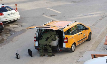 Taksiye binip karton kutusunu almadan kaçan şüpheli, polisi alarma geçirdi