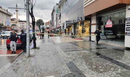 Telefonda tartıştığı dünürünün dükkanını basıp, 5 el ateş açtı