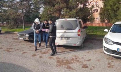 Uyuşturucu madde ile yakalanan şüpheli adli kontrolle serbest bırakıldı