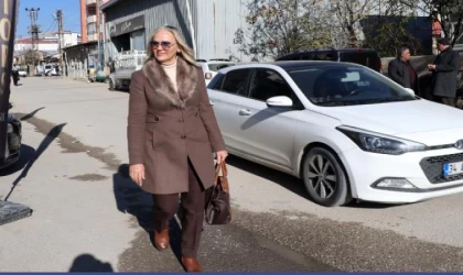 Van’ın ilk ve tek kadın muhtarı olarak seçildi, mahallenin ’Leyla ablası’ oldu