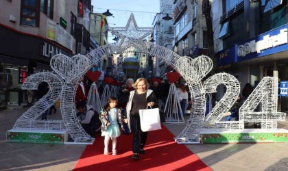 Vatandaşın ayağına kırmızı halı serildi