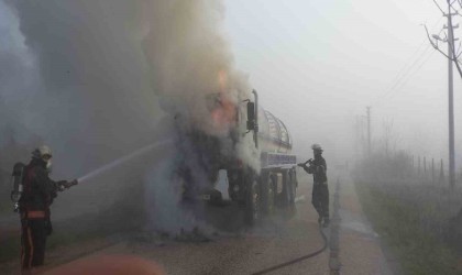 Vidanjör alevlere teslim oldu