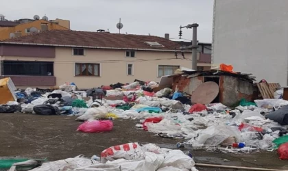 Yalnız yaşadığı evden 3 kamyon çöp çıktı