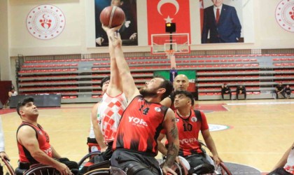 YOSK, evinde Gaziantepe farklı yenildi