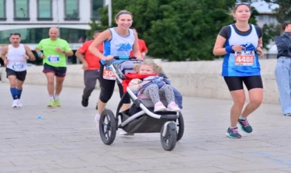 14’üncü Uluslararası 5 Ocak Adana Kurtuluş Yarı Maratonu koşuldu