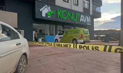 1.5 ay önce ortağını rehin alıp çevreye ateş açmıştı, bu kez de 1 kişiyi tüfekle vurup, bir evi kurşunladı