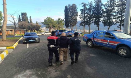 18 yıl hapis cezası olan şahsı jandarma yakaladı