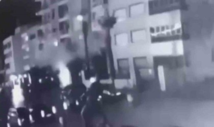 65 kişiye mezar olan apartmanın yerle bir olma anı asrın felaketinin büyüklüğünü gözler önüne serdi