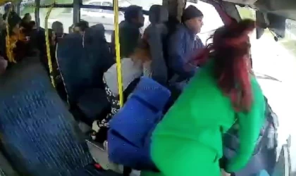 Adana’da, 9 kişinin yaralandığı kaza, minibüsün kamerasında