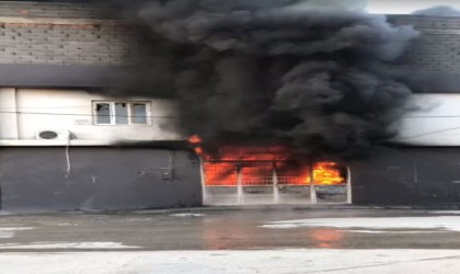 Adanada atölye yangını