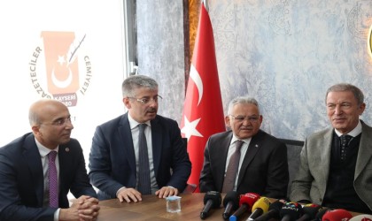 Akar ve Büyükkılıçtan gazetecilere 10 Ocak ziyareti