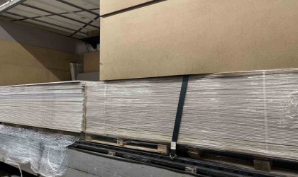 Alçı levhalar arasında 30 bin paket kaçak sigara yakalandı