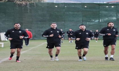 Altay’da futbolcular yine idmana çıkmıyor
