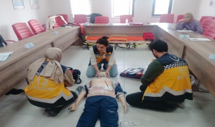 Ambulans personellerine eğitim verildi