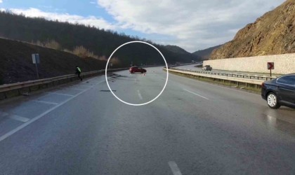 Aynı yerde peş peşe üç kaza: Kaza anı kamerada