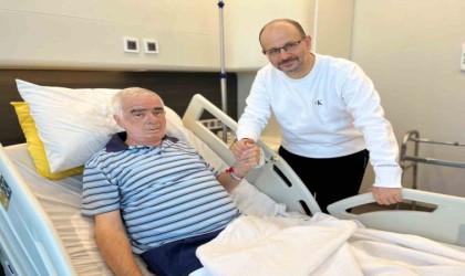 Baba-oğul robotik protezle yürüdüler