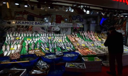 Balık tezgahlarında bolluk yok, çeşit çok