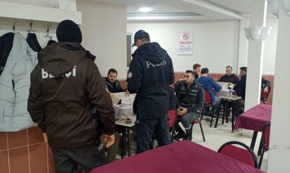 Balıkesirde polis 15 aranan şahsı gözaltına aldı