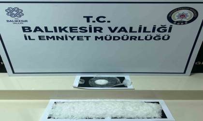 Bandırmada uyuşturucu tacirlerine yönelik operasyon