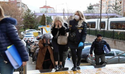 ‘Barbie-Es fuhuş operasyonunda yakalanan 18 şüpheli adliyeye sevk edildi