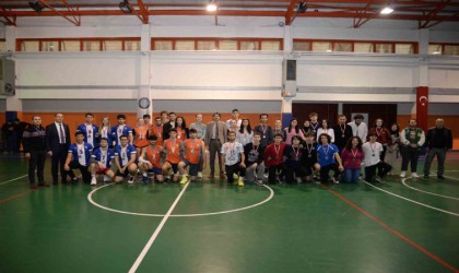 Başarılı sporcular ödüllendirildi