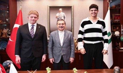 Başkan Ataç Berkay Gezgin ile buluştu