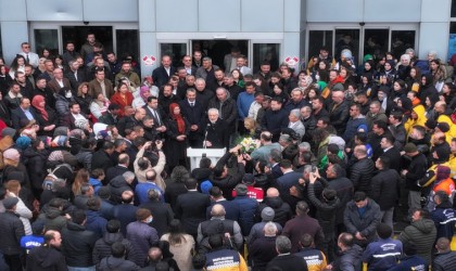 Başkan Başdeğirmen mesai arkadaşlarının sevgi seliyle karşılandı