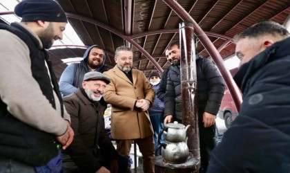 Başkan Çolakbayrakdar esnaf ve vatandaşlarla birlikte