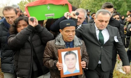 Basketbol oynarken fenalaşıp ölen Endonezyalı üniversite öğrencisi, Kayseri’de toprağa verildi