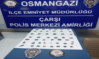 Bekçiler durdurdu, üzerinden 47 sikke ve obje çıktı