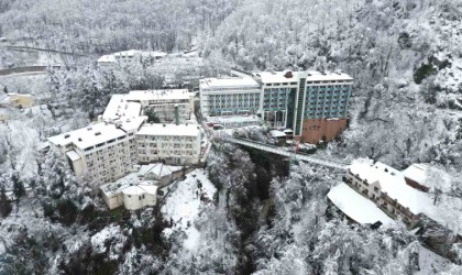 Beyaz örtüsüne kavuşan Oylatta yoğunluk başladı