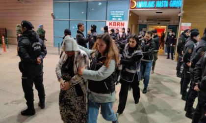 Bursa’da narkotik operasyonunda 29 tutuklama; kucağındaki bebeği ile cezaevine gönderildi