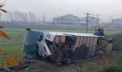 Çanakkale’de servis otobüsü devrildi: 5 yaralı