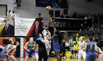 ÇBK Mersin - Prag: 56-77