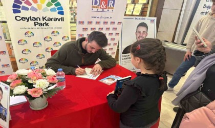 Ceylan Karavil Park ev sahipliğinde genç yazar okuyucuları ile buluştu