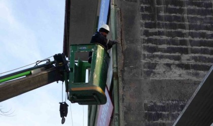 Depremde Malatyada bazı evlerin dış cephelerinde ayrışmalar oldu