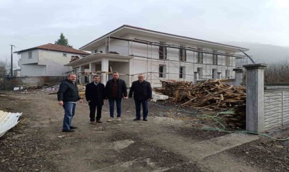 Depremde yıkılan caminin yerine yenisi yapılıyor